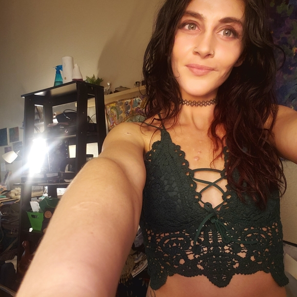 Meet your Posher, Steph - Picture 2 of 4